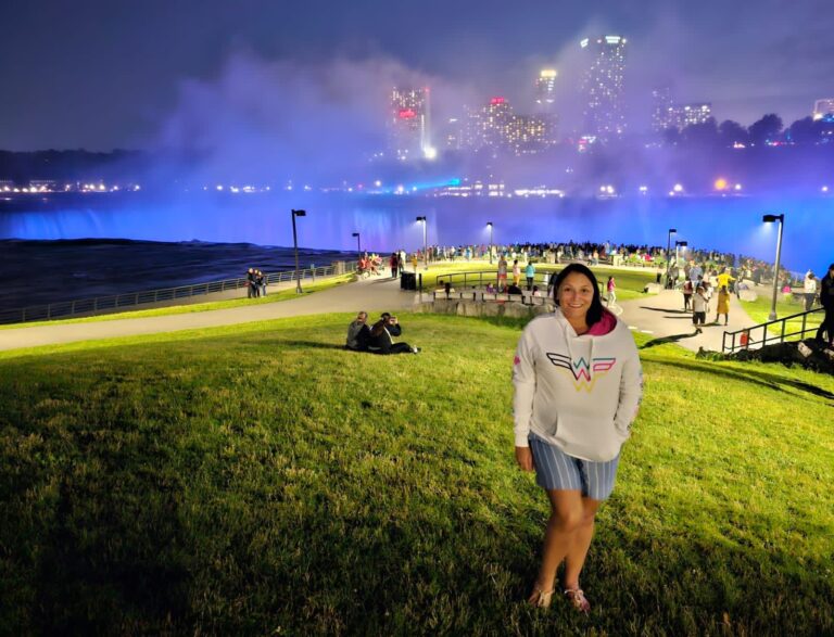 niagara night falls